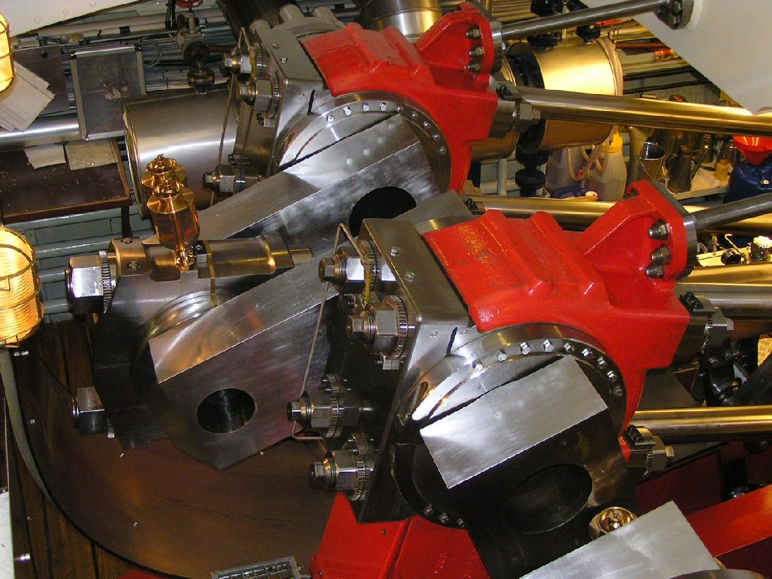 Paddle Steamer Engines